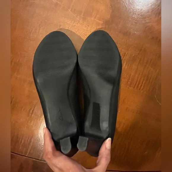 Clarks Ultimate Comfort heels/ pumps. Cushioned insole, arch support. Black. 9 - Picture 11 of 15